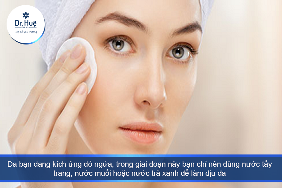 Làm sạch da bằng nước muối y tế