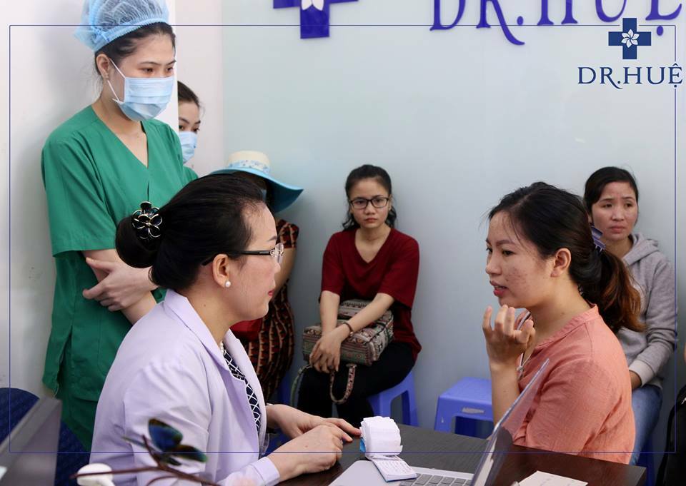Câu chuyện trị mụn nghe là hết hồn của một cô bạn 9x - Điều trị mụn Dr Huệ - Hình 2