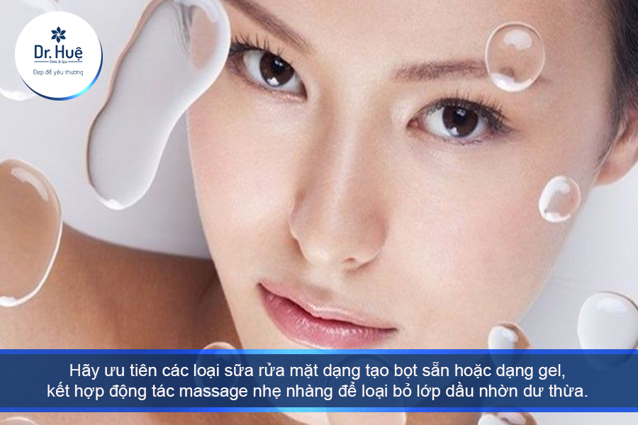 Rửa mặt giúp loại bỏ dầu nhờn