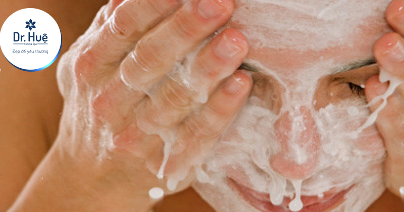 Da mặt sần sùi nhiều mụn cám nên làm gì để cải thiện