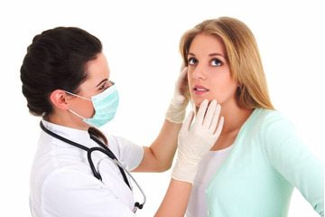 Điều trị mụn bằng phương pháp y khoa – Nên Hay Không?