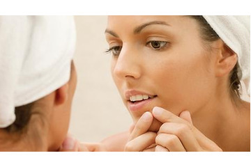 Điều trị mụn chìm dưới da bằng cách nào?