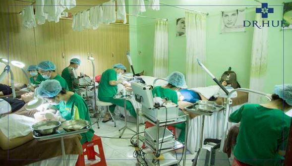 Điều trị mụn tại spa có nên hay không?