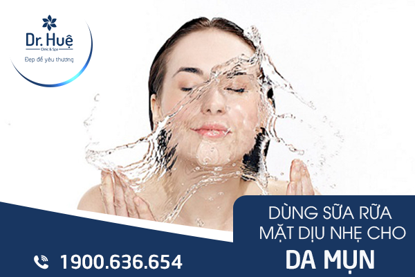 Dùng sữa rữa mặt 
