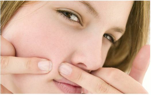 Những thói quen dễ gây mụn mà ít ai ngờ đến - Điều trị mụn Dr Huệ - Điều trị mụn Dr Huệ - Hình 1