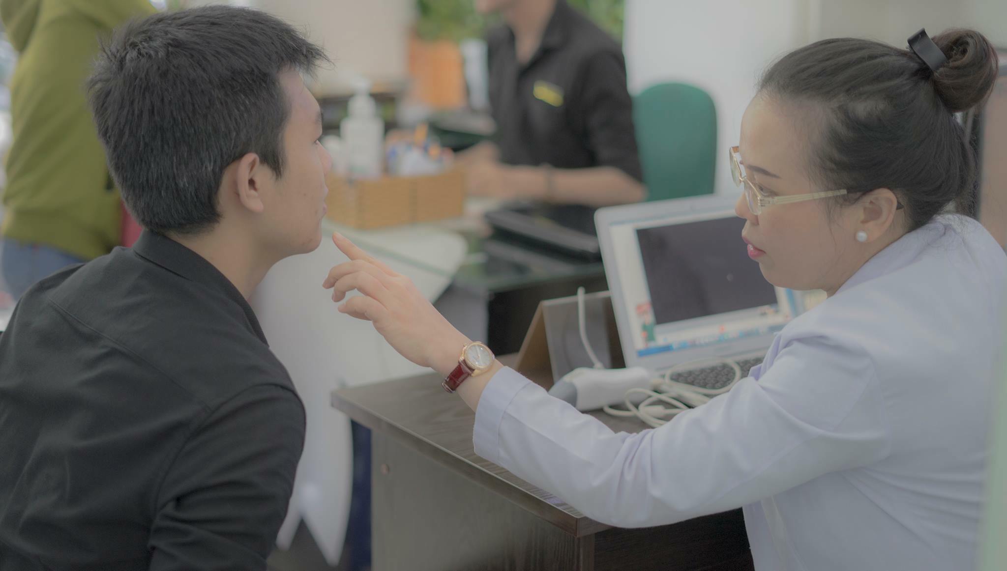 Phương pháp làm đẹp tiêu chuẩn mới 2017 - Điều trị mụn Dr Huệ - Hình 2