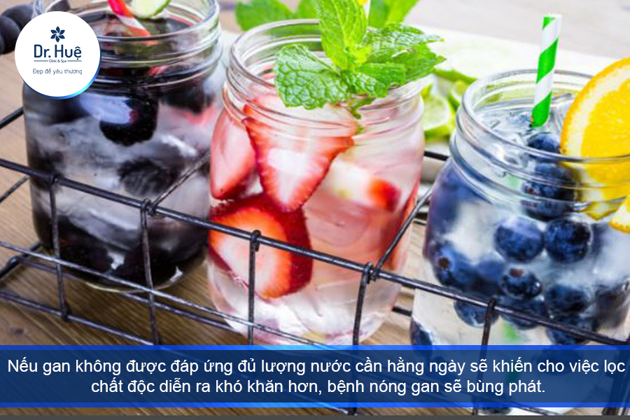 Uống nhiều nước lọc thải độc gan