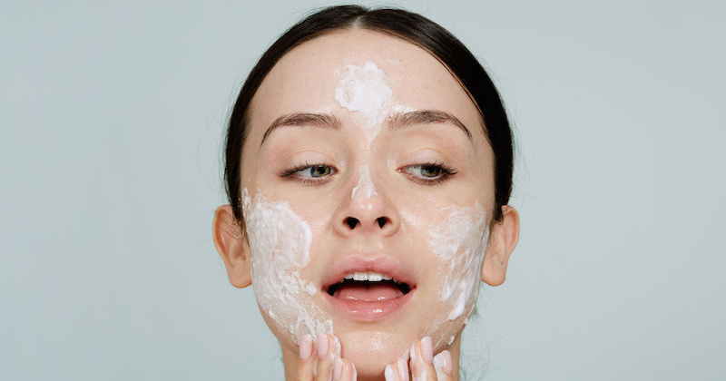 Vì sao da mặt bị khô và cách làm da không bị khô